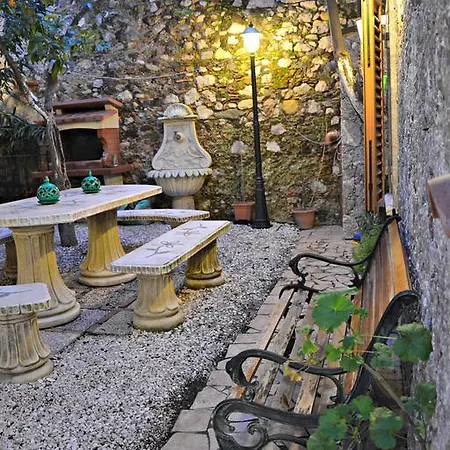Giardino Del Sole Daire Taormina